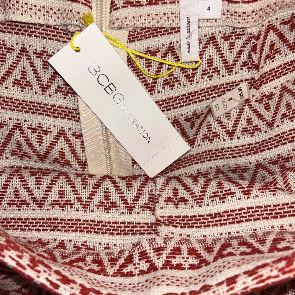 BCBGeneration Burnt Red and White Patterned Skort… - image 5